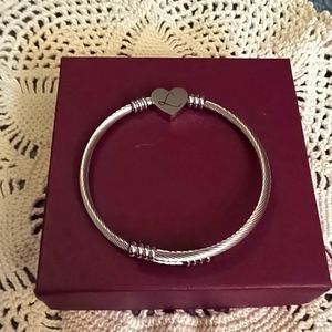 Stainless Steel Heart Initial (L) Bracelet. Size Large